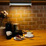 아파트 Maya's Flats & 35 - Chlebnicka Street, Old
