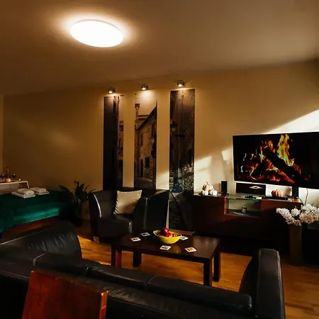 Maya's Flats & 35 - Chlebnicka Street, Old