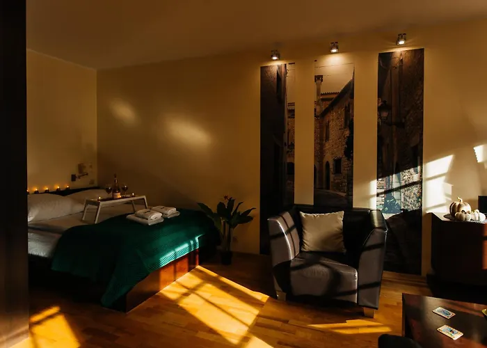 Maya's Flats & 35 - Chlebnicka Street, Old *