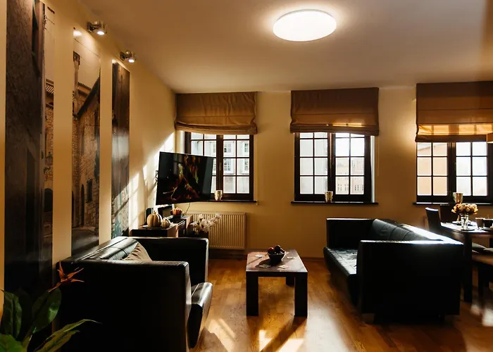 Maya's Flats & 35 - Chlebnicka Street, Old Apartamento